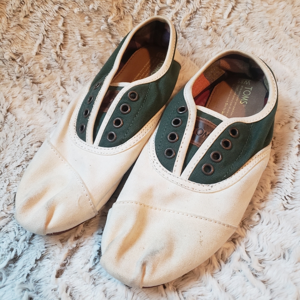 Toms green & white saddle slip on shoes, size 8.5